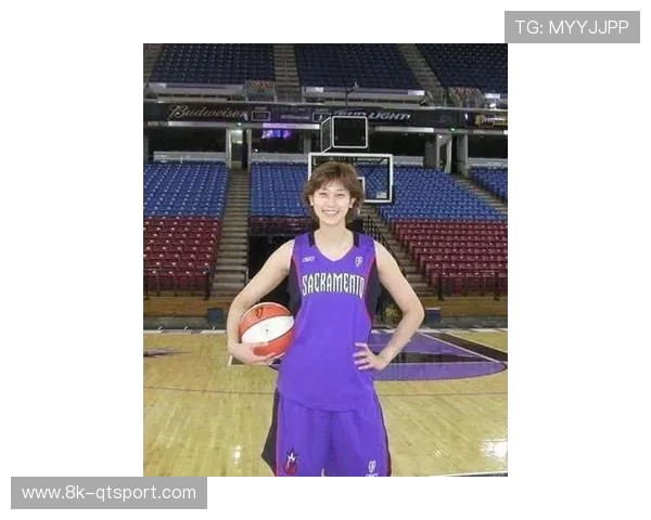 “全明星赛中场表演,致敬WNBA传奇名宿”